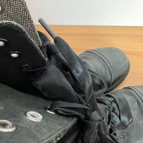 Dr. Martins Boots The Original Ribbon Lace Up Herringbone Lined Size 9 US 41 EU - Picture 11 of 15